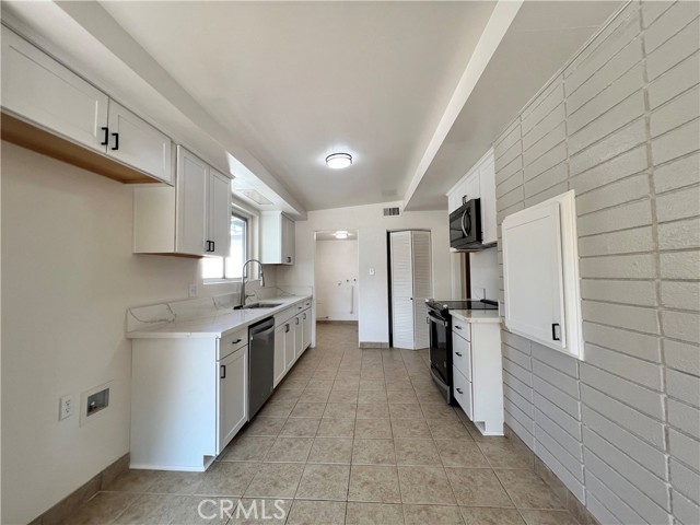 Detail Gallery Image 9 of 45 For 38710 Yucca Tree St, Palmdale,  CA 93551 - 4 Beds | 2 Baths