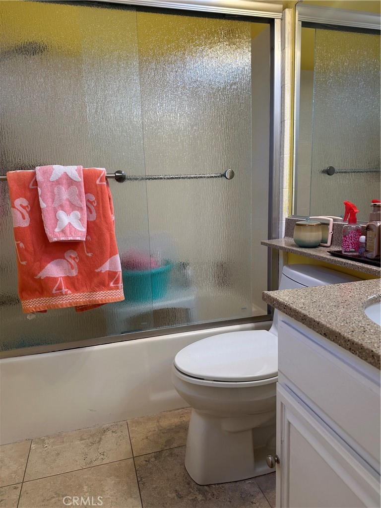 https://media.crmls.org/medias/d2bf2a1a-7030-46e0-9061-94558022c2d0.jpg?preset=X-Large