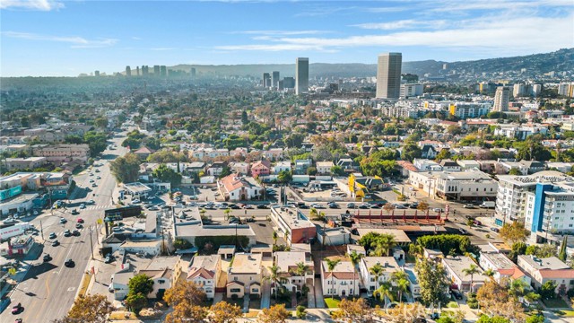 Detail Gallery Image 29 of 31 For 933 S Sycamore Ave, Los Angeles,  CA 90036 - 4 Beds | 2/2 Baths