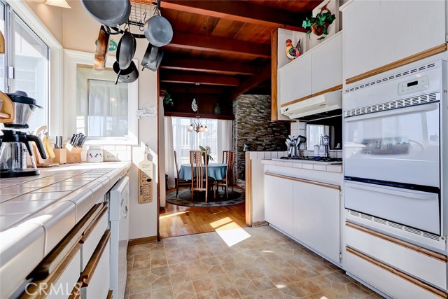 340 24th Street, Hermosa Beach, California 90254, 3 Bedrooms Bedrooms, ,3 BathroomsBathrooms,Residential,Sold,24th,SB22025950