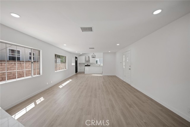 Detail Gallery Image 34 of 42 For 7445 Balcom Ave, Reseda,  CA 91335 - 4 Beds | 2 Baths