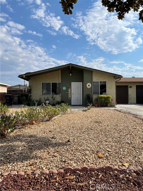 Detail Gallery Image 2 of 13 For 1943 Calle Arboleda, Hemet,  CA 92545 - 2 Beds | 1 Baths