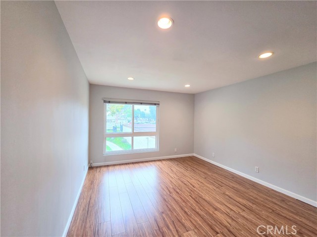 Detail Gallery Image 17 of 34 For 3701 Country Club Dr #3,  Long Beach,  CA 90807 - 2 Beds | 1/1 Baths