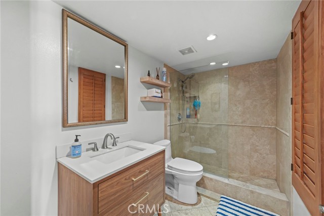 4 Woodhaven, Laguna Niguel CA: https://media.crmls.org/medias/d2c36f74-a6a0-4e6c-b114-93806c4e82cc.jpg