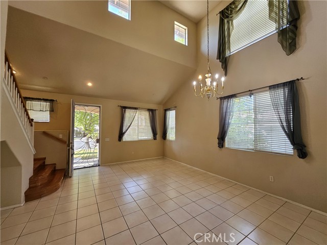 1366 Withorn Court, Riverside CA: https://media.crmls.org/medias/d2c3b464-d5c4-40dd-b651-5bb9f0a08490.jpg