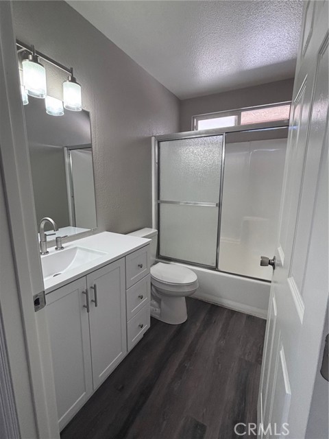 Image 9 of 17 For 607 Limited Avenue 6