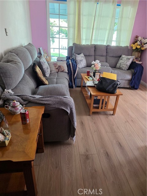 Detail Gallery Image 3 of 27 For 1314 S Shelton, Santa Ana,  CA 92707 - 2 Beds | 1 Baths