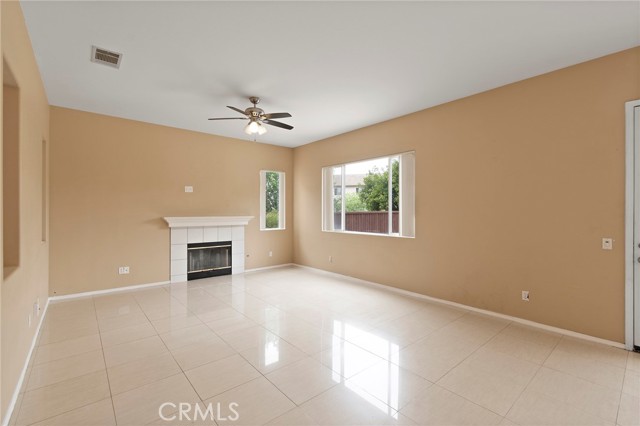 8348 Barnwood Lane, Riverside CA: https://media.crmls.org/medias/d2c77365-a91d-48ab-be72-922cf548d403.jpg