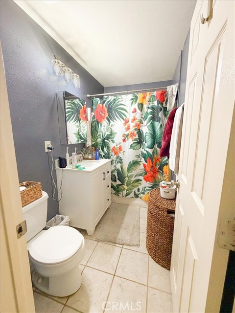 Detail Gallery Image 9 of 25 For 2409 Pepperwood, Long Beach,  CA 90815 - 4 Beds | 2 Baths