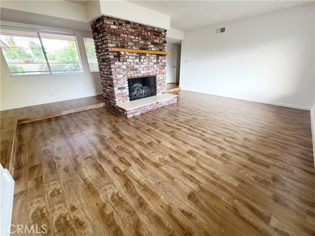 1463 Strawberry Hill Road, Thousand Oaks CA: https://media.crmls.org/medias/d2c80555-a1aa-4b08-9c95-d8d9437a9f33.jpg