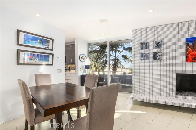 Detail Gallery Image 9 of 28 For 8401 Fountain Ave #8,  West Hollywood,  CA 90069 - 2 Beds | 2 Baths