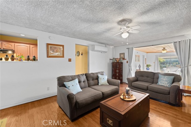14358 1/2 Jeanette Lane, Baldwin Park CA: https://media.crmls.org/medias/d2c87e4a-4e0f-43f7-9e7c-a196ddde0f8f.jpg