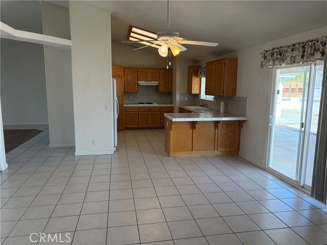 Detail Gallery Image 6 of 20 For 7413 Montrose, Hesperia,  CA 92345 - 3 Beds | 2 Baths