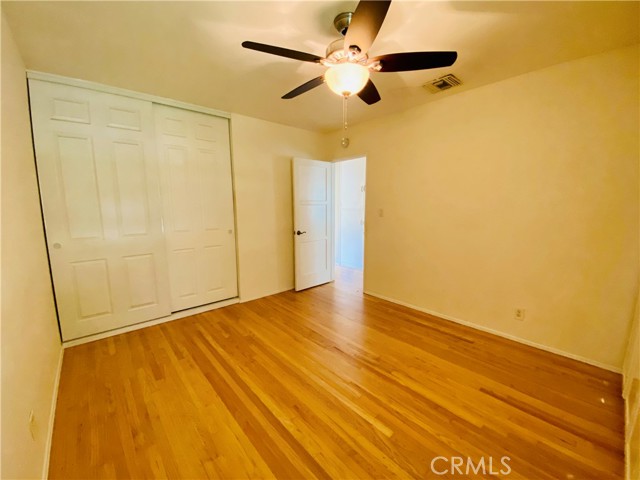 Detail Gallery Image 9 of 34 For 17557 Gilmore St, Lake Balboa,  CA 91406 - 3 Beds | 1 Baths