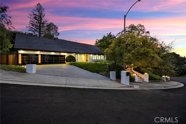 20101 Greenbriar Drive, Tarzana CA: https://media.crmls.org/medias/d2c9300c-3cb6-4835-9376-9cbf25b2dcd6.jpg