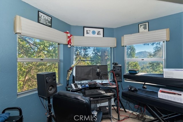 Detail Gallery Image 16 of 35 For 24607 Altdorf Dr, Crestline,  CA 92325 - 3 Beds | 2 Baths