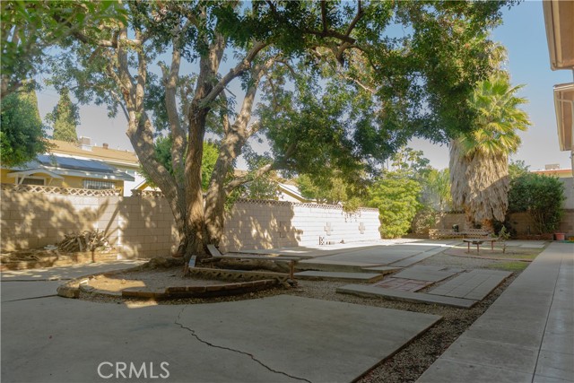 919 E La Palma Drive, Inglewood CA: https://media.crmls.org/medias/d2c94756-1810-44b9-818f-eb5ca8ded3f6.jpg