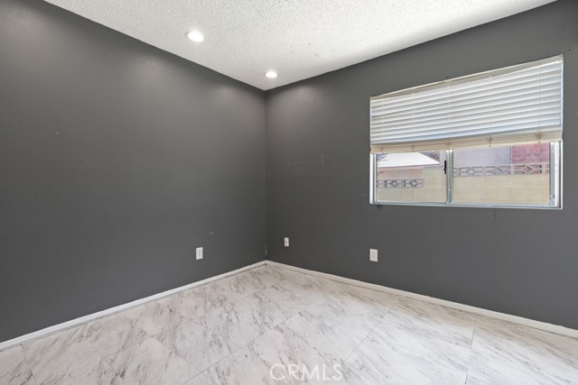 2235 W Avenue K14, Lancaster CA: https://media.crmls.org/medias/d2c98eea-770b-4256-9f4f-d6d161ebfda2.jpg