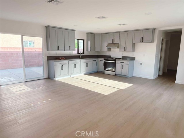 17423 Vine, Fontana CA: https://media.crmls.org/medias/d2ca3873-3844-4b22-8670-4e1db66b70e1.jpg