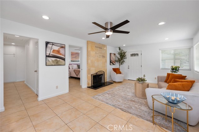 13301 Verde Street, Garden Grove CA: https://media.crmls.org/medias/d2ca7232-2b6a-4049-8031-cd1f380e7220.jpg
