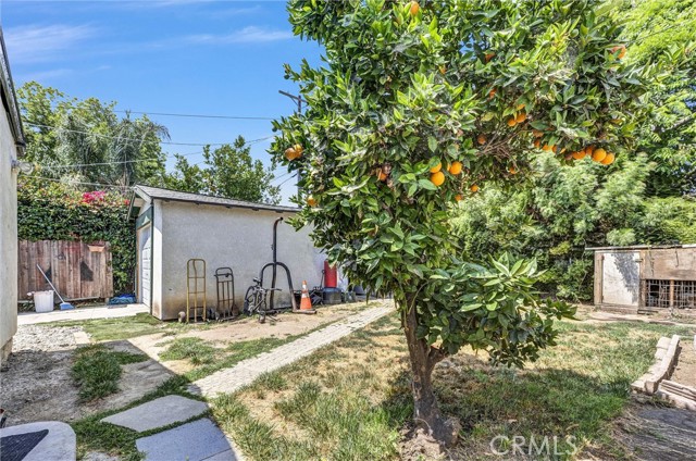 5725 5th Avenue, Los Angeles CA: https://media.crmls.org/medias/d2ca80d1-3146-4ec1-963b-4a090c32ec93.jpg