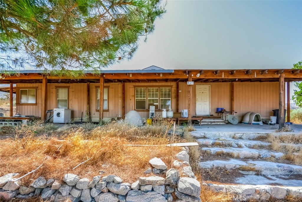 4321 Oil Well Road, Phelan, CA 92371