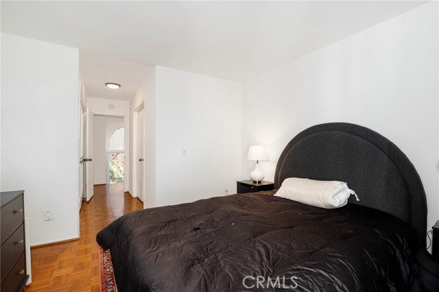 Detail Gallery Image 12 of 25 For 5327 Coldwater Canyon Ave #D,  Sherman Oaks,  CA 91401 - 2 Beds | 2/1 Baths