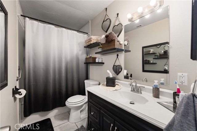 Detail Gallery Image 14 of 16 For 44213 Fenhold, Lancaster,  CA 93535 - 3 Beds | 2 Baths