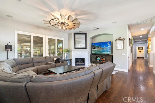 18265 Fort Lauder Lane, Perris CA: https://media.crmls.org/medias/d2ccd27d-291d-4aad-8bda-de129696d79b.jpg