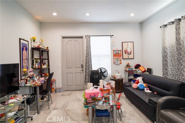 13672 Monroe Street, Westminster CA: https://media.crmls.org/medias/d2ce3e6e-4ee6-44f0-beb6-d903225d6b1d.jpg