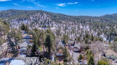 Detail Gallery Image 2 of 75 For 32455 Scandia, Running Springs,  CA 92382 - 3 Beds | 3 Baths