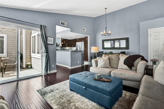 Detail Gallery Image 6 of 32 For 6223 Newhaven Ct #122, Yorba Linda,  CA 92887 - 2 Beds | 2 Baths