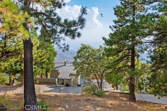 31427 Lightfoot Way, Running Springs, CA 92382