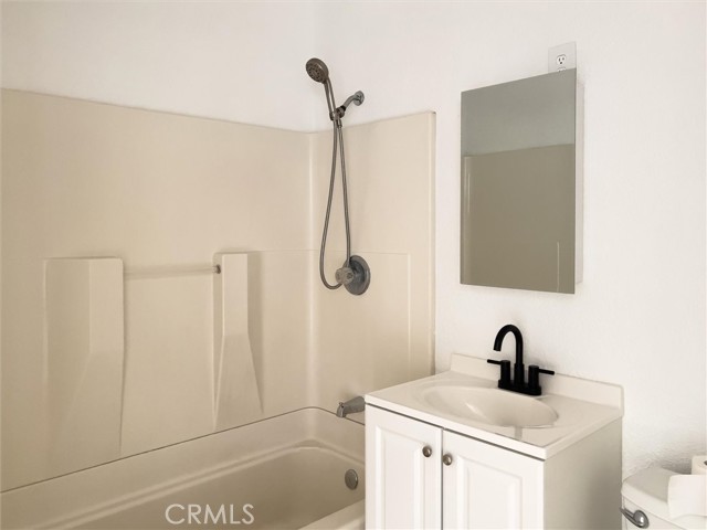 Detail Gallery Image 15 of 46 For 2617 S Pacific Ave a,  San Pedro,  CA 90731 - 2 Beds | 1 Baths