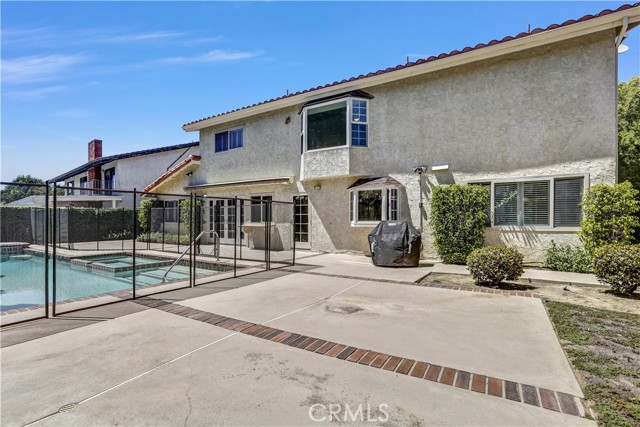 22718 Town Crier Road, Calabasas CA: https://media.crmls.org/medias/d2cff949-546b-423c-8e1f-37d023fe9651.jpg