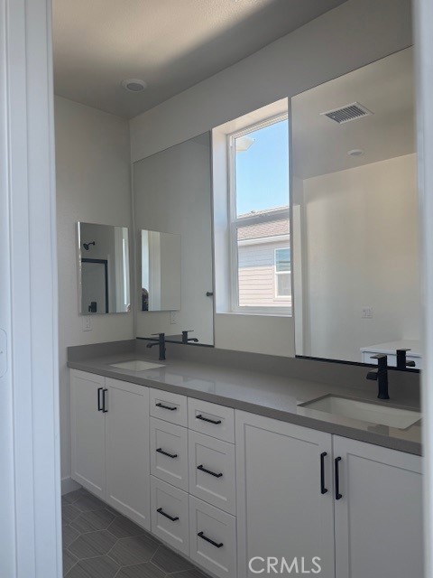 Detail Gallery Image 9 of 13 For 3564 E Indigo Privado, Ontario,  CA 91764 - 3 Beds | 2/1 Baths