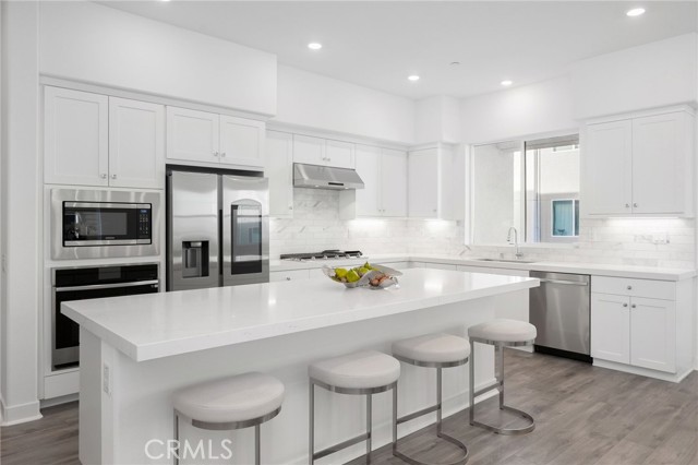 Detail Gallery Image 9 of 38 For 27225 Cranmore #101,  Valencia,  CA 91381 - 3 Beds | 3/1 Baths