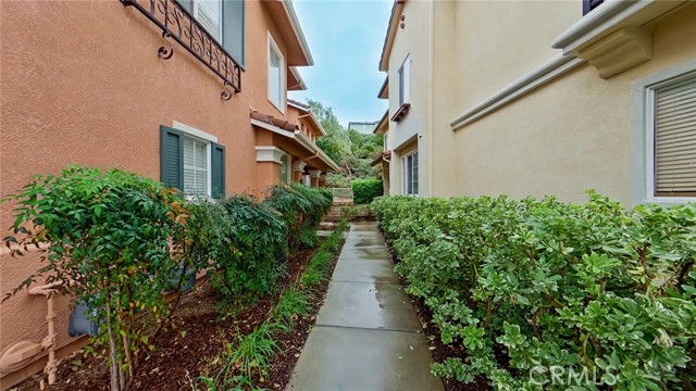 Detail Gallery Image 3 of 46 For 27903 Baneberry #10,  Valencia,  CA 91354 - 3 Beds | 3 Baths