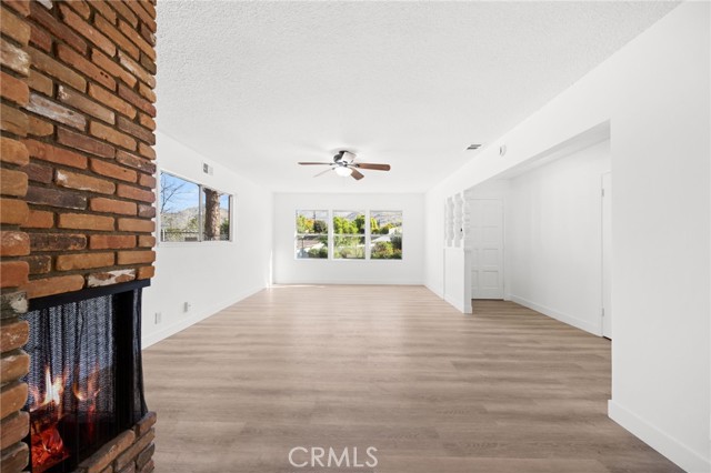 Detail Gallery Image 10 of 42 For 134 W Broadbent, Riverside,  CA 92507 - 4 Beds | 3 Baths