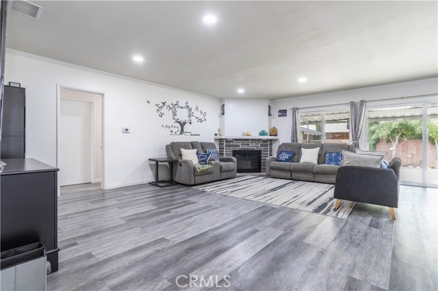 Detail Gallery Image 11 of 39 For 19127 Enadia, Reseda,  CA 91335 - 4 Beds | 2 Baths