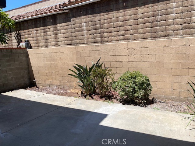 https://media.crmls.org/medias/d2d2dad0-bbf6-459e-9c7d-454ed519d7ec.jpg?preset=X-Large