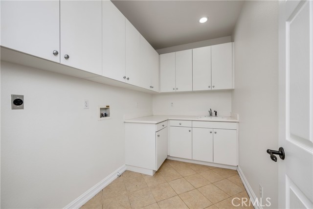 26 Marble Sands, Newport Beach CA: https://media.crmls.org/medias/d2d3f408-f93e-464f-8123-1ebce8e5e750.jpg