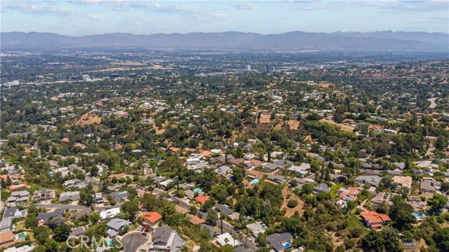 Detail Gallery Image 57 of 57 For 3453 Green Vista Dr, Encino,  CA 91436 - 3 Beds | 3 Baths