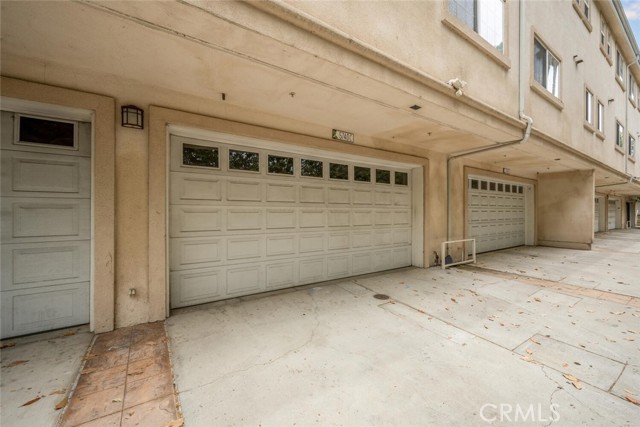 5740 S Glennie Lane, Los Angeles CA: https://media.crmls.org/medias/d2d4cd74-9981-48a5-bd2e-37cbfe4294b2.jpg