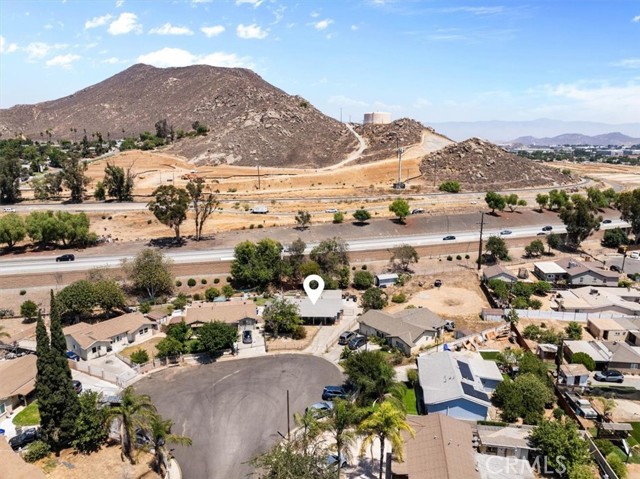 3350 Jennie Street, Jurupa Valley CA: https://media.crmls.org/medias/d2d50af6-6344-4ad4-86aa-e9249b61249a.jpg