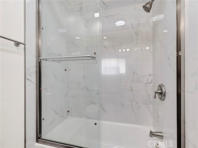 Detail Gallery Image 20 of 29 For 9834 Sepulveda Bld #109,  North Hills,  CA 91343 - 2 Beds | 2 Baths