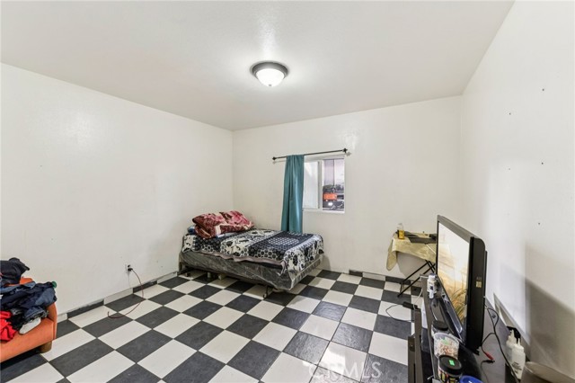 Detail Gallery Image 35 of 38 For 342 W 56th, Los Angeles,  CA 90037 - 8 Beds | 4 Baths