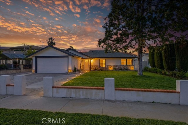 Detail Gallery Image 3 of 29 For 1316 W Beacon Ave, Anaheim,  CA 92802 - 4 Beds | 2 Baths