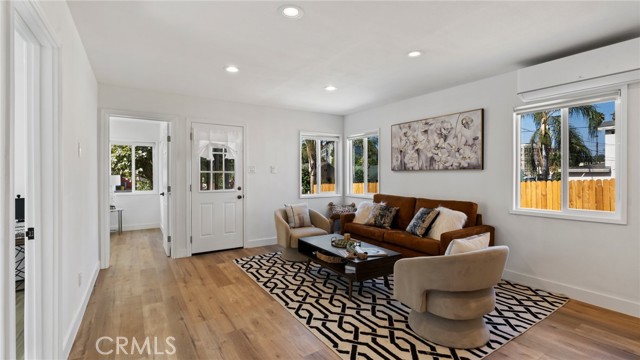 Detail Gallery Image 17 of 60 For 1012 Lord St, Los Angeles,  CA 90033 - 5 Beds | 2/1 Baths