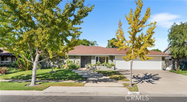 Detail Gallery Image 5 of 29 For 17601 Sherbrook Dr, Tustin,  CA 92780 - 3 Beds | 2/1 Baths